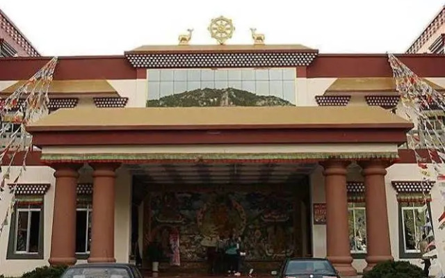 Shangri-la Zhaxidele Hotel