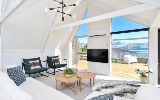 Akaroa Harbour View - Christchurch Holiday Homes