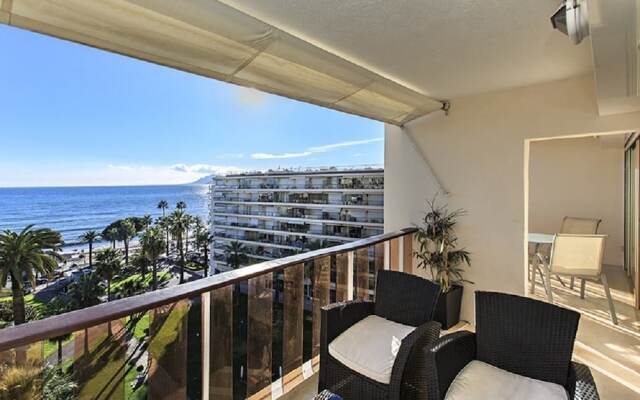 Vaste appartement Croisette vue mer