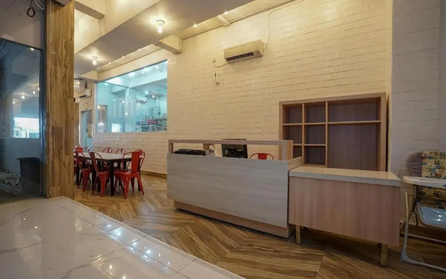 Residence 8 By Zuzu