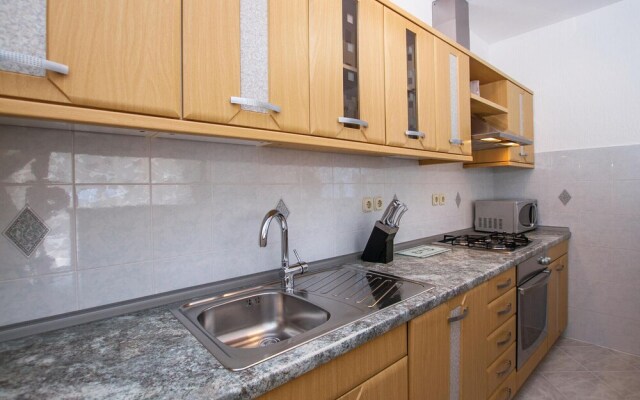 Amazing Home in Nedescina With Wifi and 5 Bedrooms