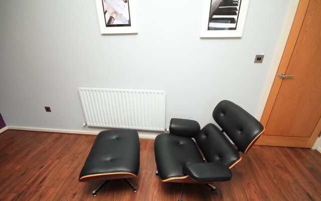 Forbes Street Suite 5 Star