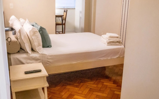 5min da Praia do Leblon - AP204