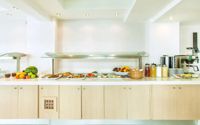 Core Hotel Polychrono