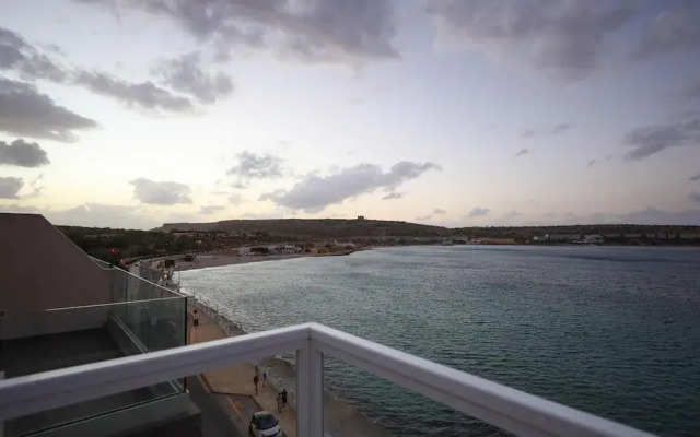 Seafront Penthouse w Unobstructed Sea Views