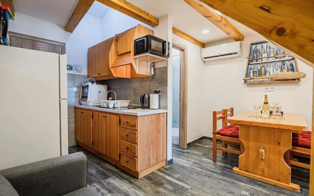 Sleek and Stylish Umag Apartments With Sea View