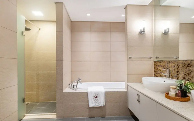 2BR + Maid's w Sea Views in Palm near Nakheel Mall