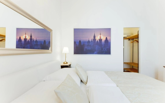 Old Town Royal Apartment With Giant Terrace