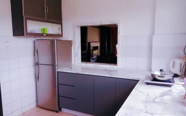 Kalyca Home 3BD Apt Api Api