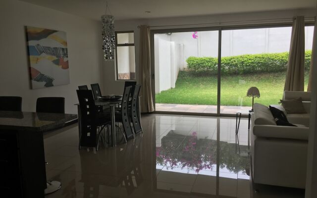 Las Yagrumas Condo Escazu
