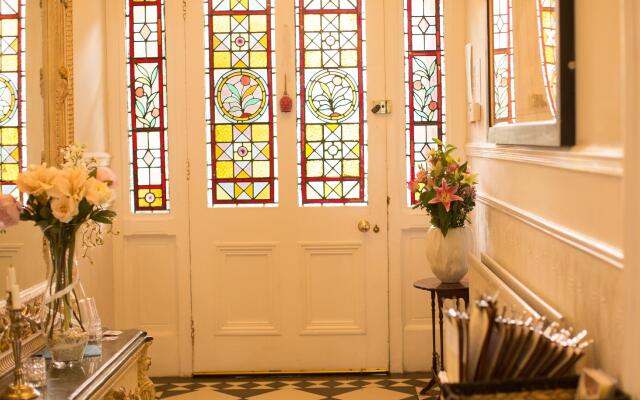 Maryville House Tearooms & Boutique B&B