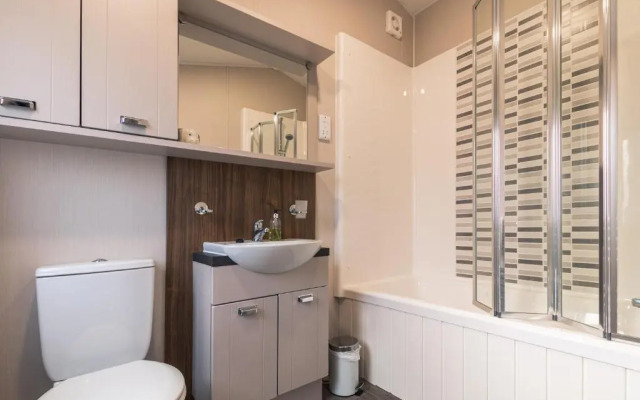 Hidden Jewel Lodge with Hot Tub