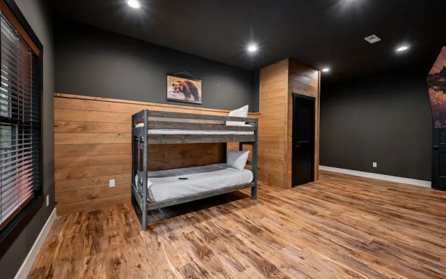 Game Room-hot Tub-10 Mins to Downtown Gatlinburg