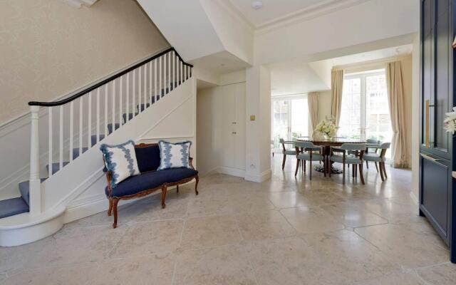 Elegant 5-bed House Chelsea
