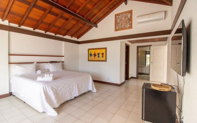 Mansão Pé na Areia Ferradura com 4Suítes