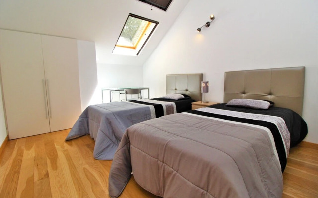 Living Apartment With Private Pool, Jacuzzi and Gym