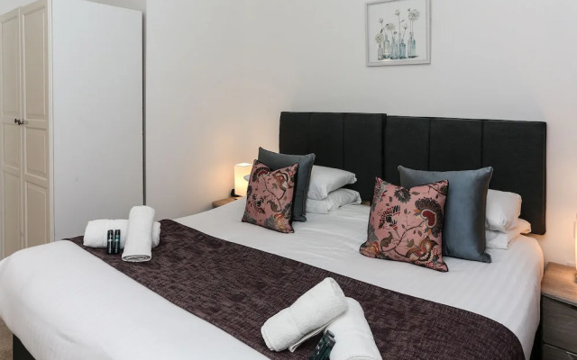 Strawberry Line, Flat 1