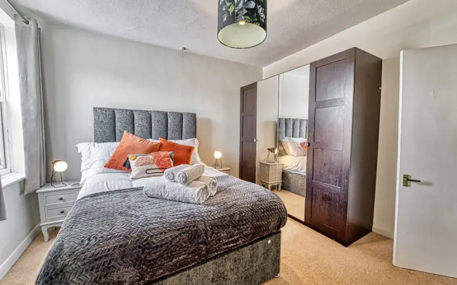 Host Stay Southfield Residence