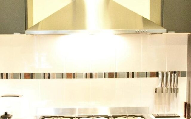 Insaa Serviced Apartments Dandenong