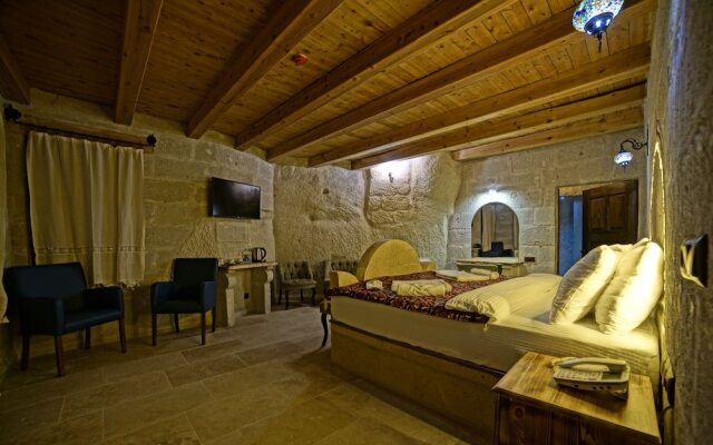 Zeus Cave Suites