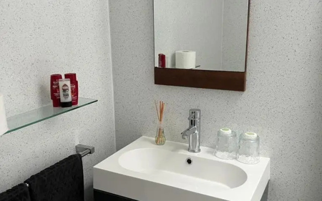 Lady Road Apartment