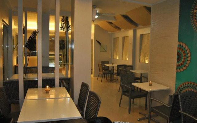 Grand Blue Beach Hotel