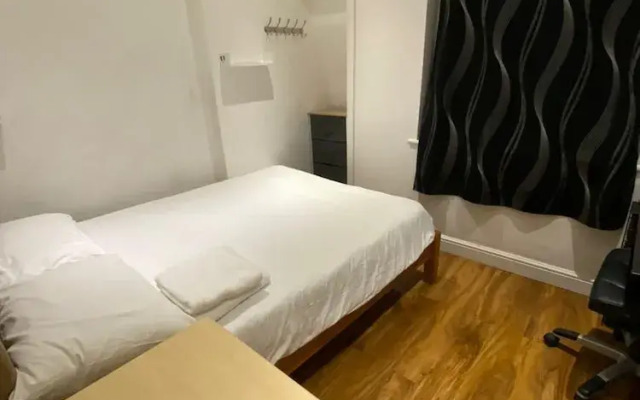 Charming 3-bed Apartment in London