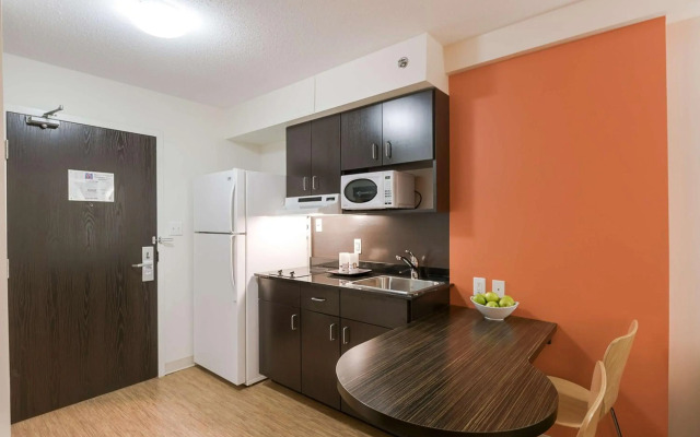 Motel 6 Brandon, MB