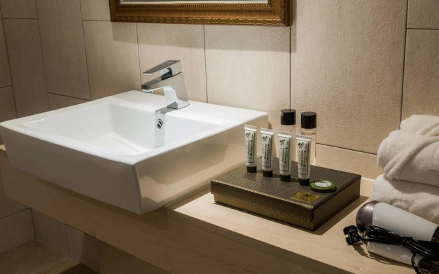 Reborn Suwon Silkroad Hotel