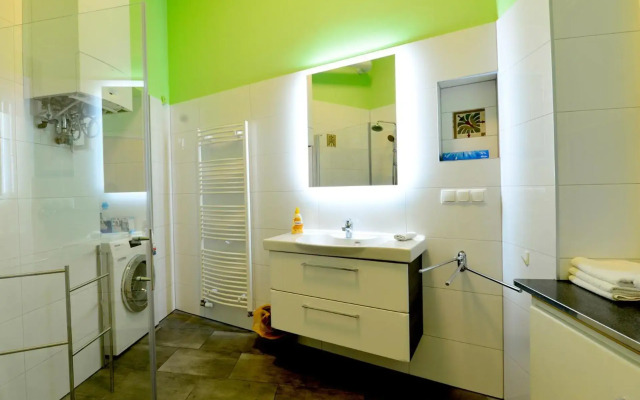 Stylish, Cosy & Central "Self-Check-In" Apartment
