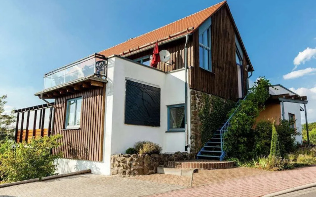 Villa mit Sauna und Garten