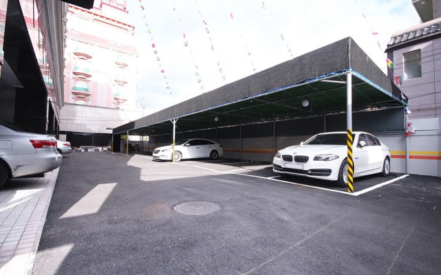Yangsan Bukbudong Benz