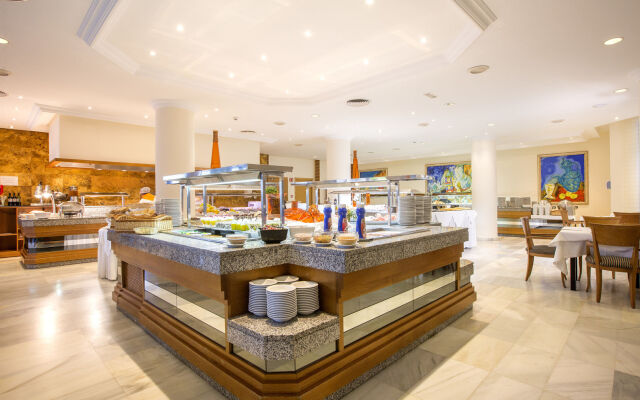 Hipotels Bahía Grande Aparthotel