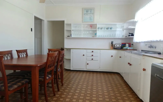 Sailor's Rest Holiday House