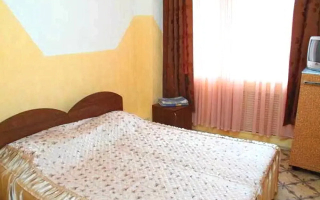 Viktoria - Zuro Hotel