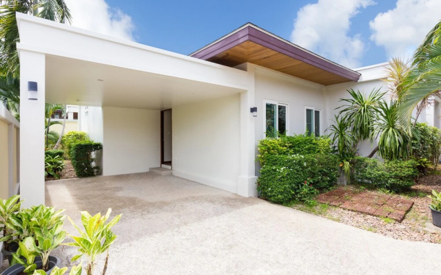 Thai Balinese 3BR Pool Villa Alex Rawai