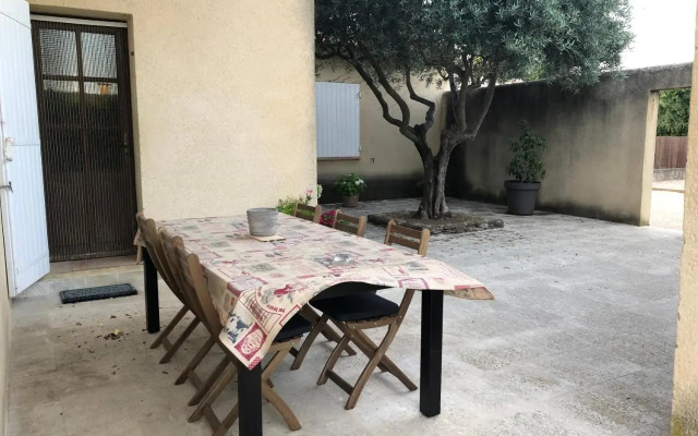 Villa dans le LUBERON à 2 km de LOURMARIN