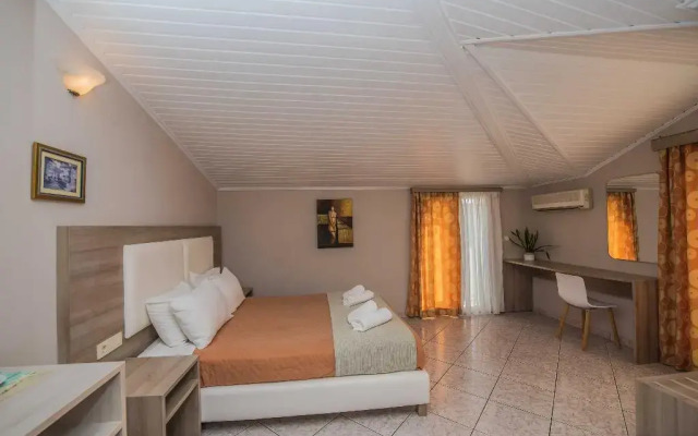 Planos Beach Hotel