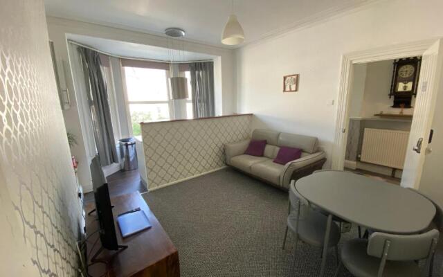 The Walnut Suite lovely one bedroom flat in Stoke.
