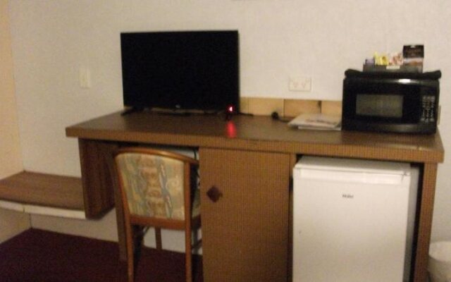 Beerwah Glasshouse Mountains Motel