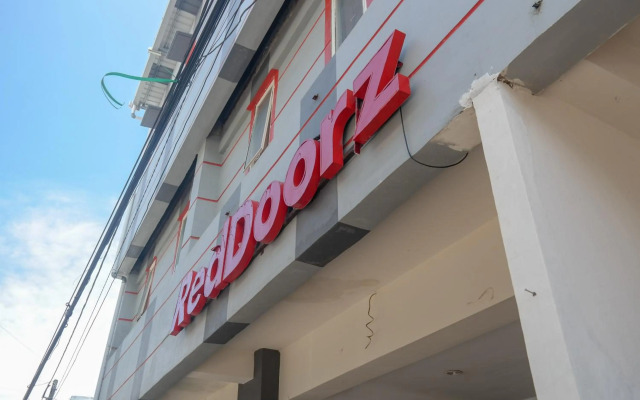 RedDoorz At Losari Area 3