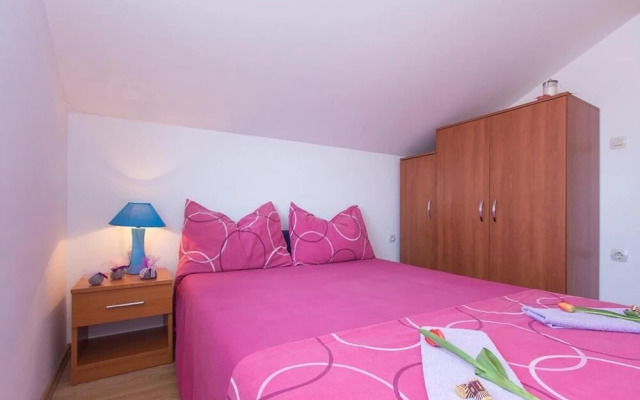 "brodarica Penthouse 4+2, Sea View"