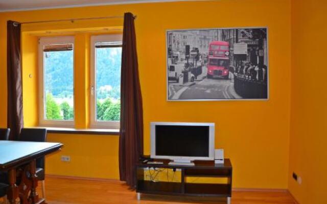 Lakeview Apartment