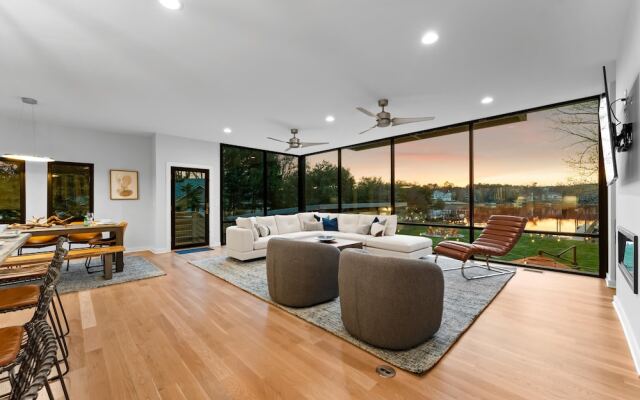 Blue Haven W/game Room, Hot Tub & Optional Boat Rental