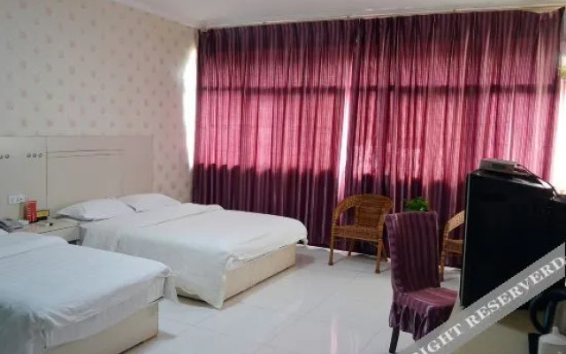Zhumadian Yuanyuan Express Hotel