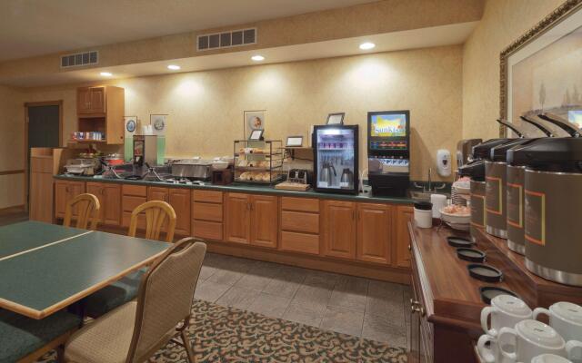 Country Inn & Suites by Radisson, Prairie du Chien, WI