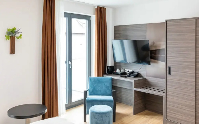 Central Hotel & Lounge Adult Only