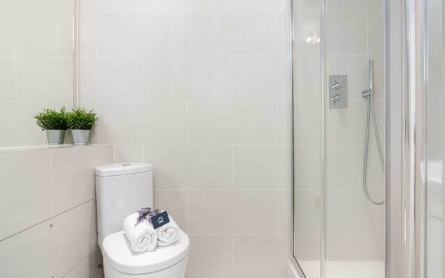 Bright and Minimalist Chelsea Nest