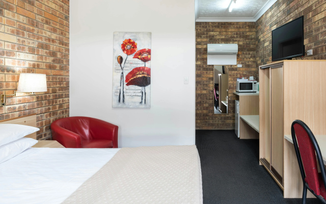 Longreach Motor Inn – Guest Rooms – Longreach