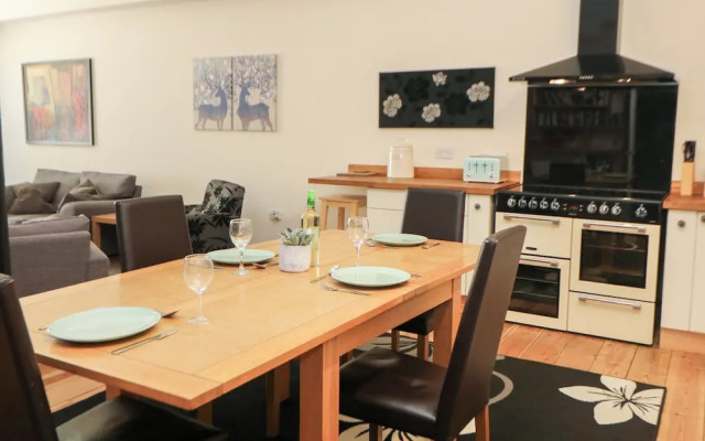 Wye Apartment, Litton Mill
